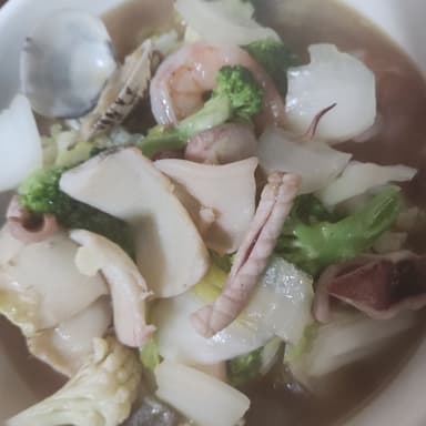 Sopa de Mariscos y Verduras 海鲜汤