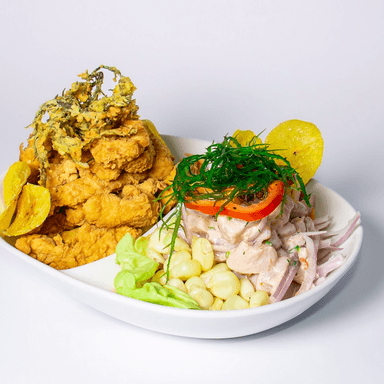 Dúos Ceviche y chicharrón de pescado.