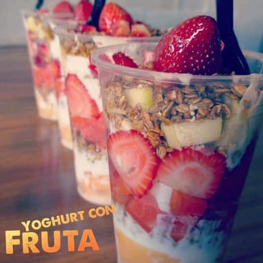 Fruta con Yougurt