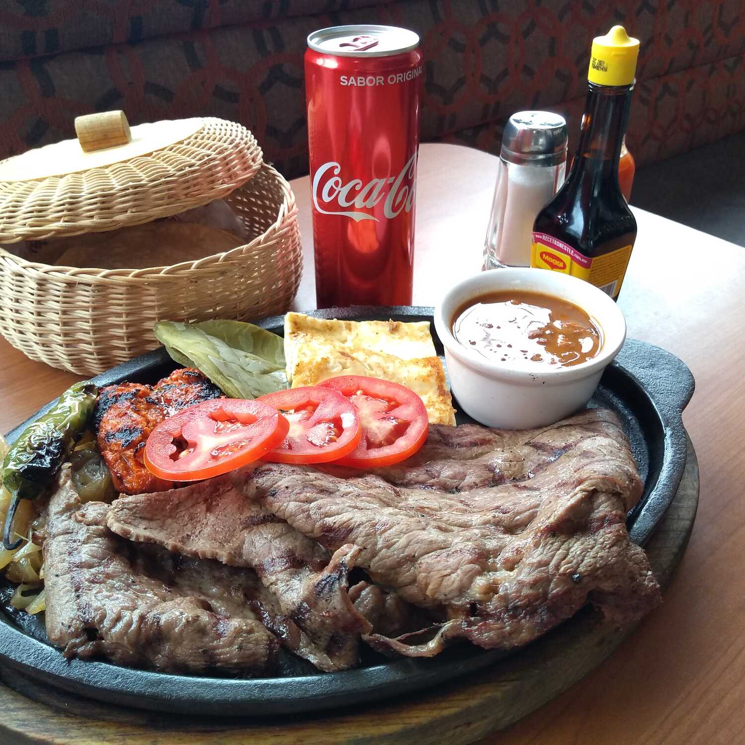 Carne Asada y 1 Bebida