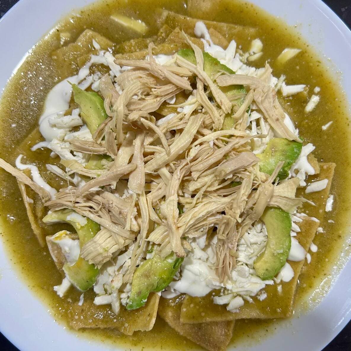 Chilaquiles Verdes con Pollo