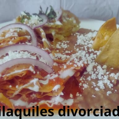 Chilaquiles sencillos rojos