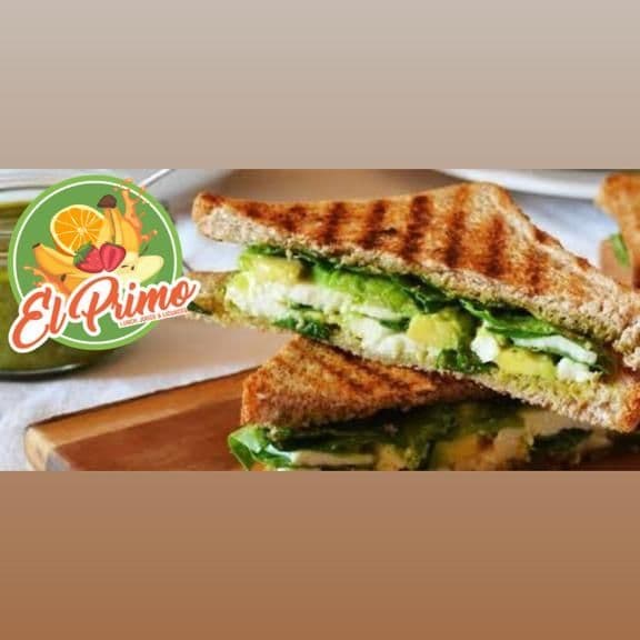 Sándwich Panela con Aguacate