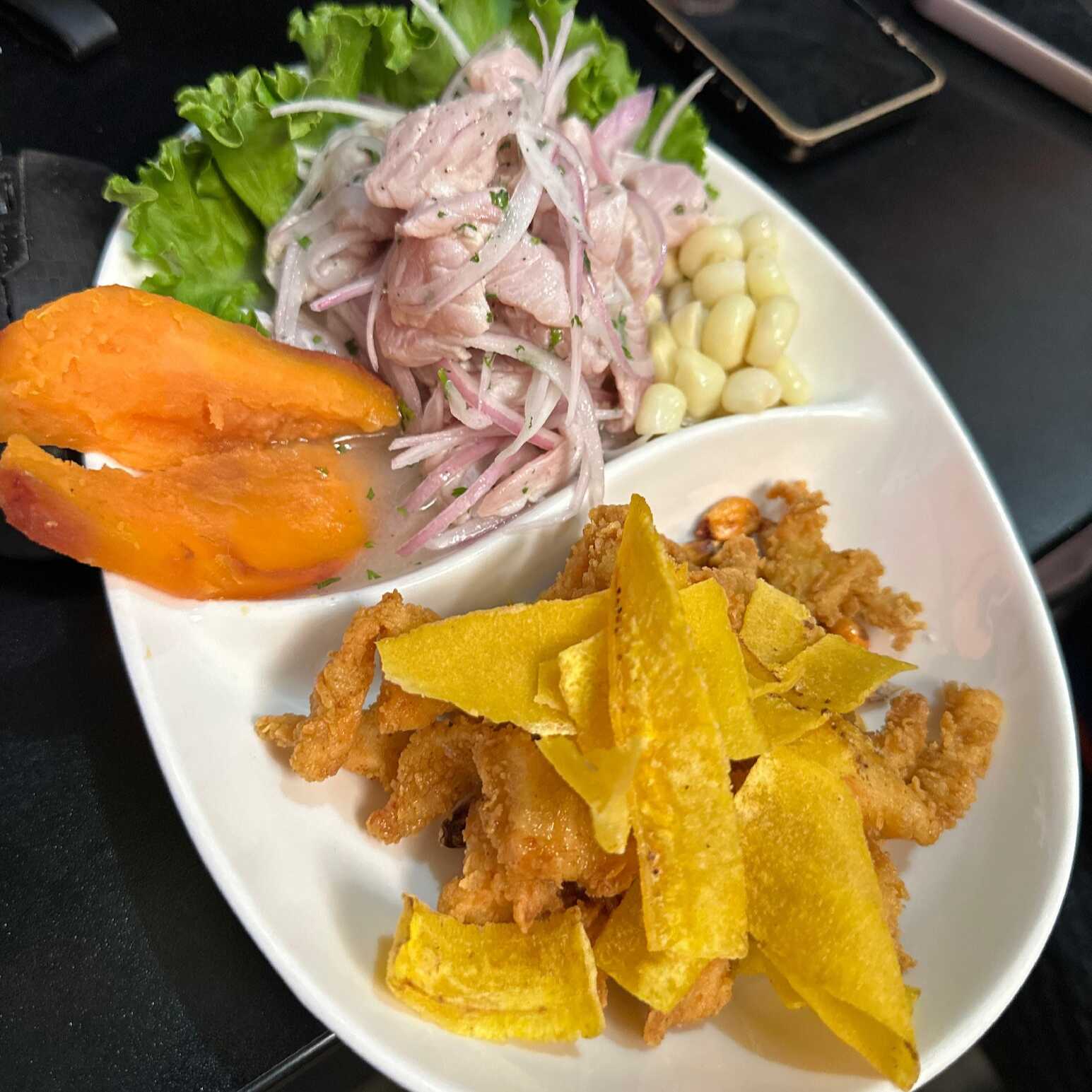 CEVICHE CON CHICHARRON