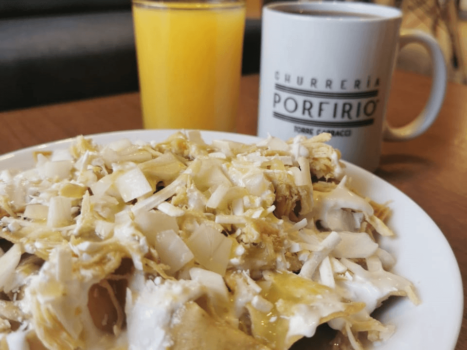 Basics Chilaquiles + Jugo o Café