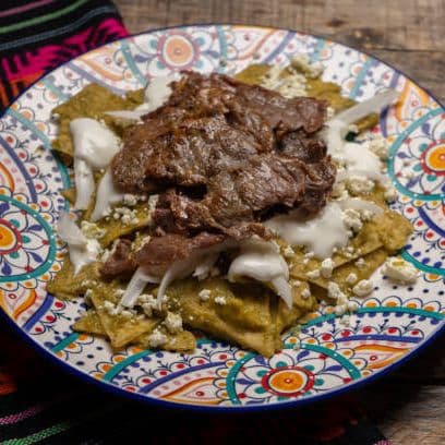 Chilaquiles Rojos Con chuleta
