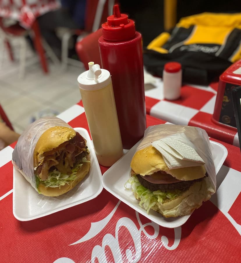Las Autenticas Tocinosas Baby Burger Juliancito