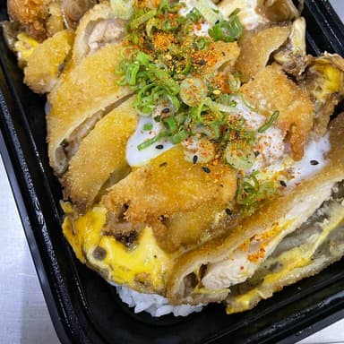 Katsudon de cerdo