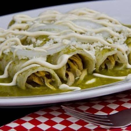 Enchiladas Verdes con Pollo