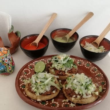 Combo 1 Lorenza + Quesadilla + Gordita + Bishi