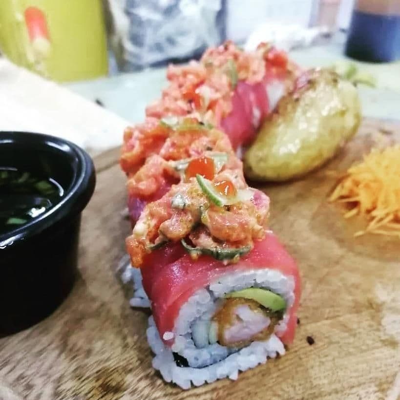 Maguro roll especial