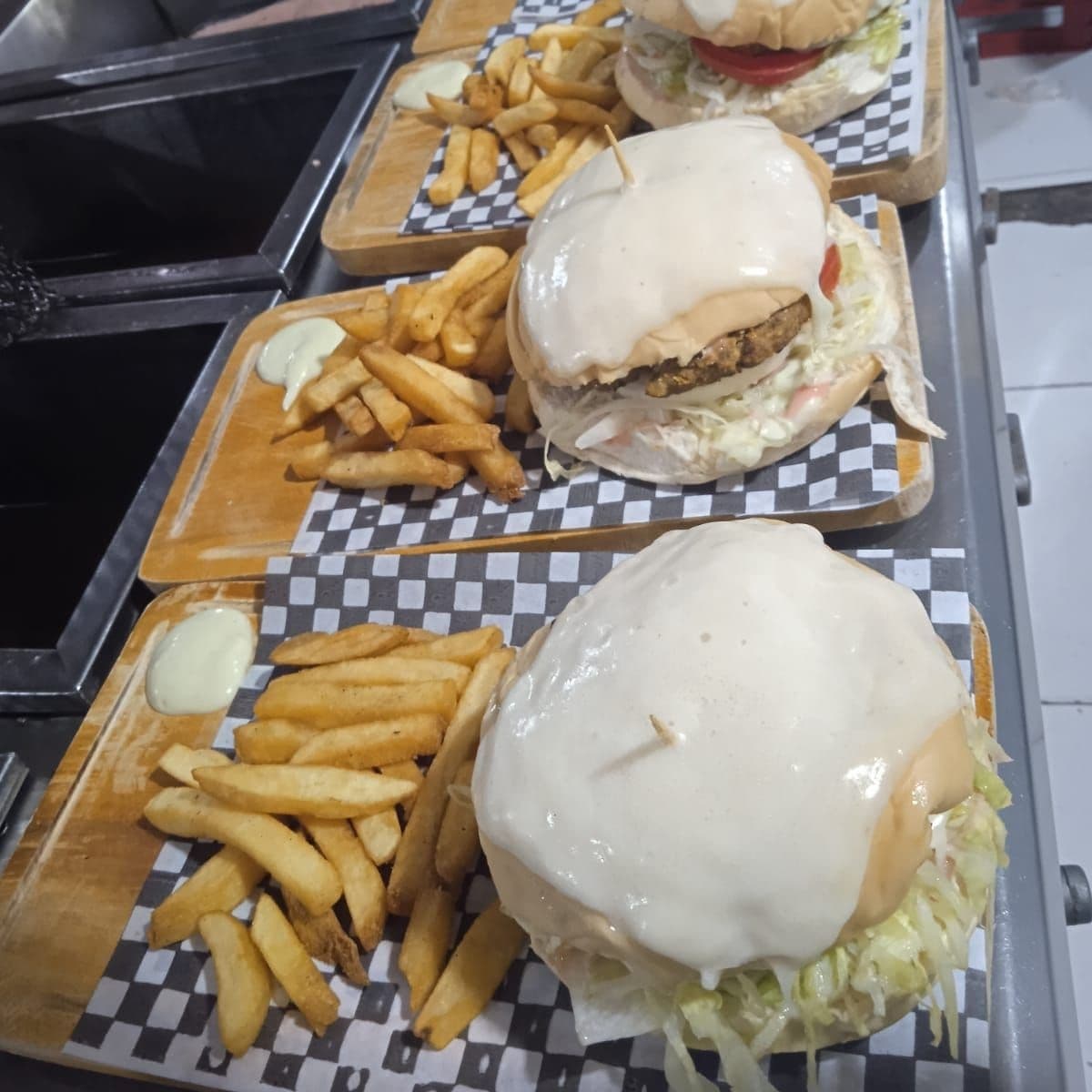 2 Hamburguesa + Papas Francesa