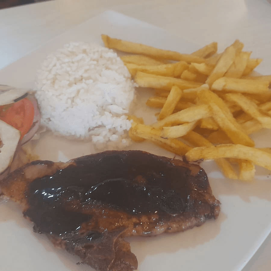 Chuleta en salsa colombiana
