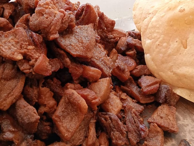 carnitas y chicharrones la capital de puerco