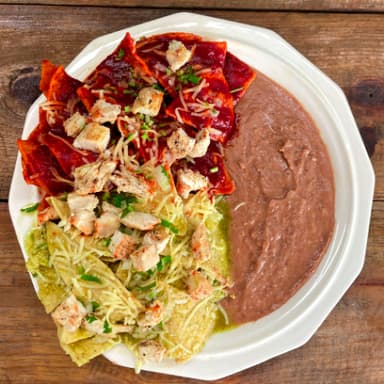 Chilaquiles Mixtos con Pollo
