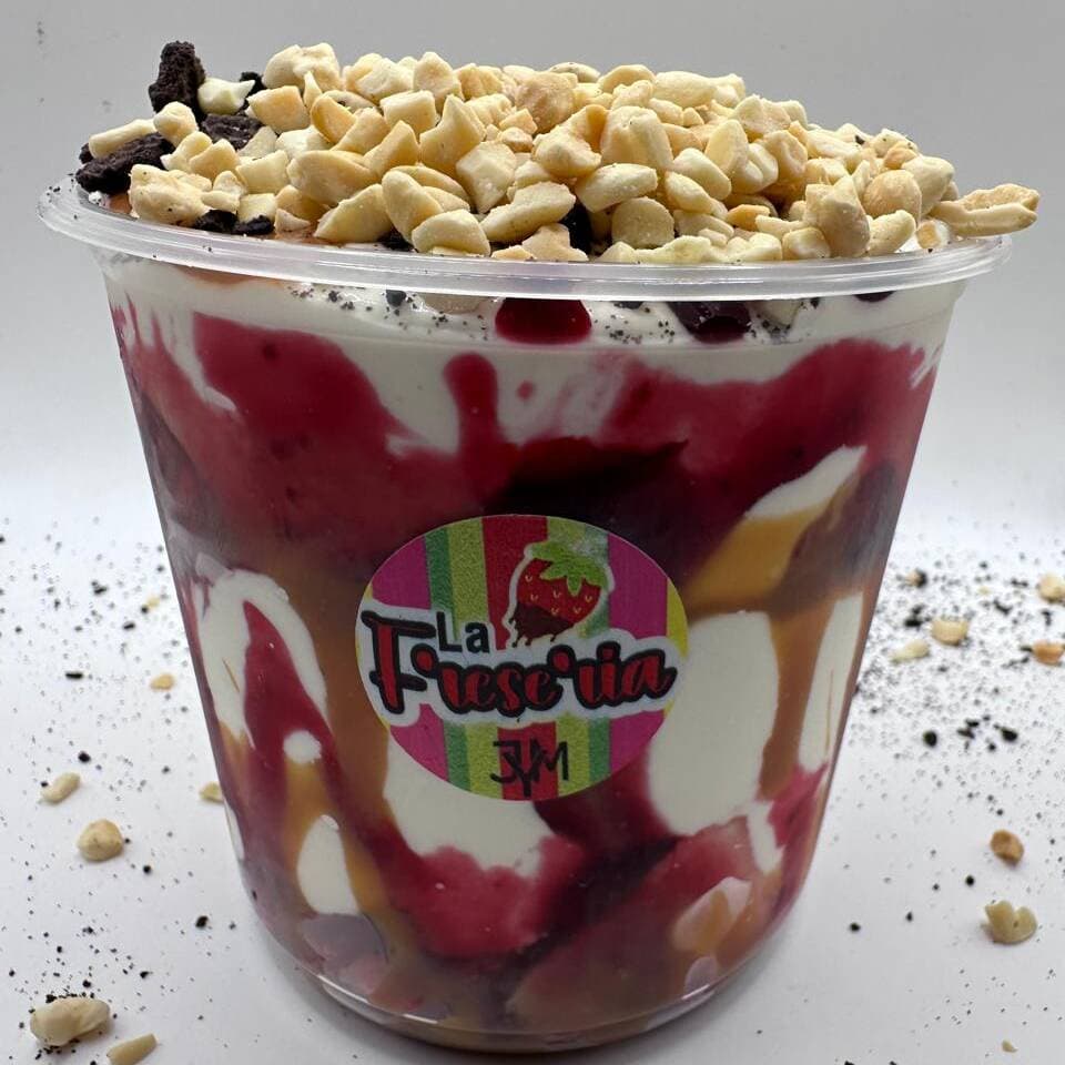 Fresas con Crema Especiales 24 Onz