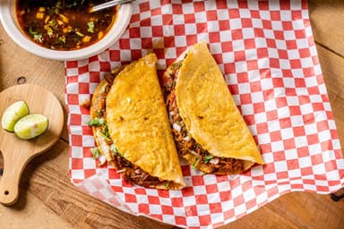 Taco Mediano de Birria de Res