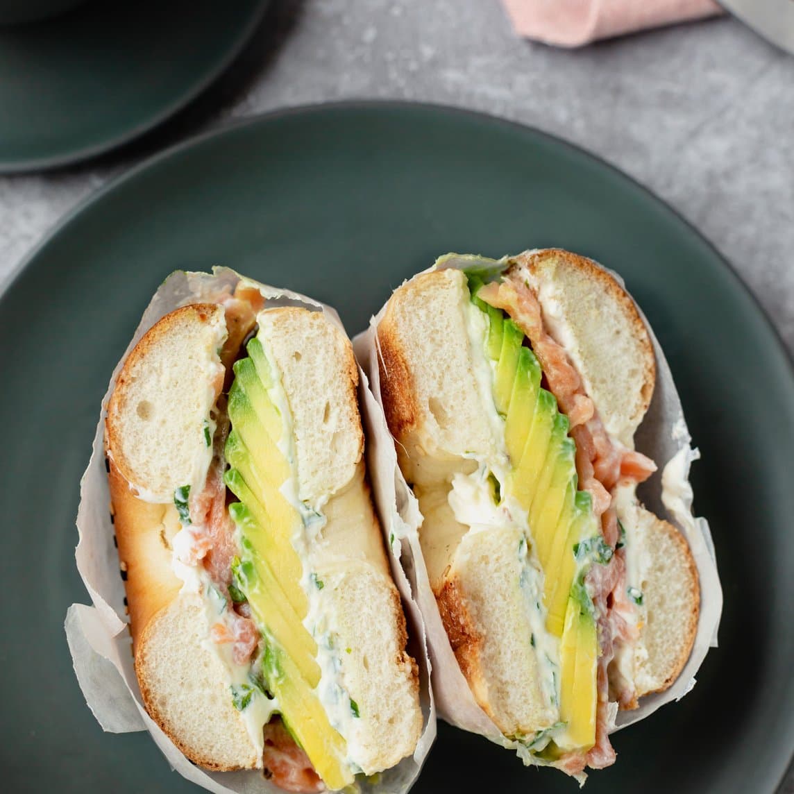 Sándwich Bagel de Salmón
