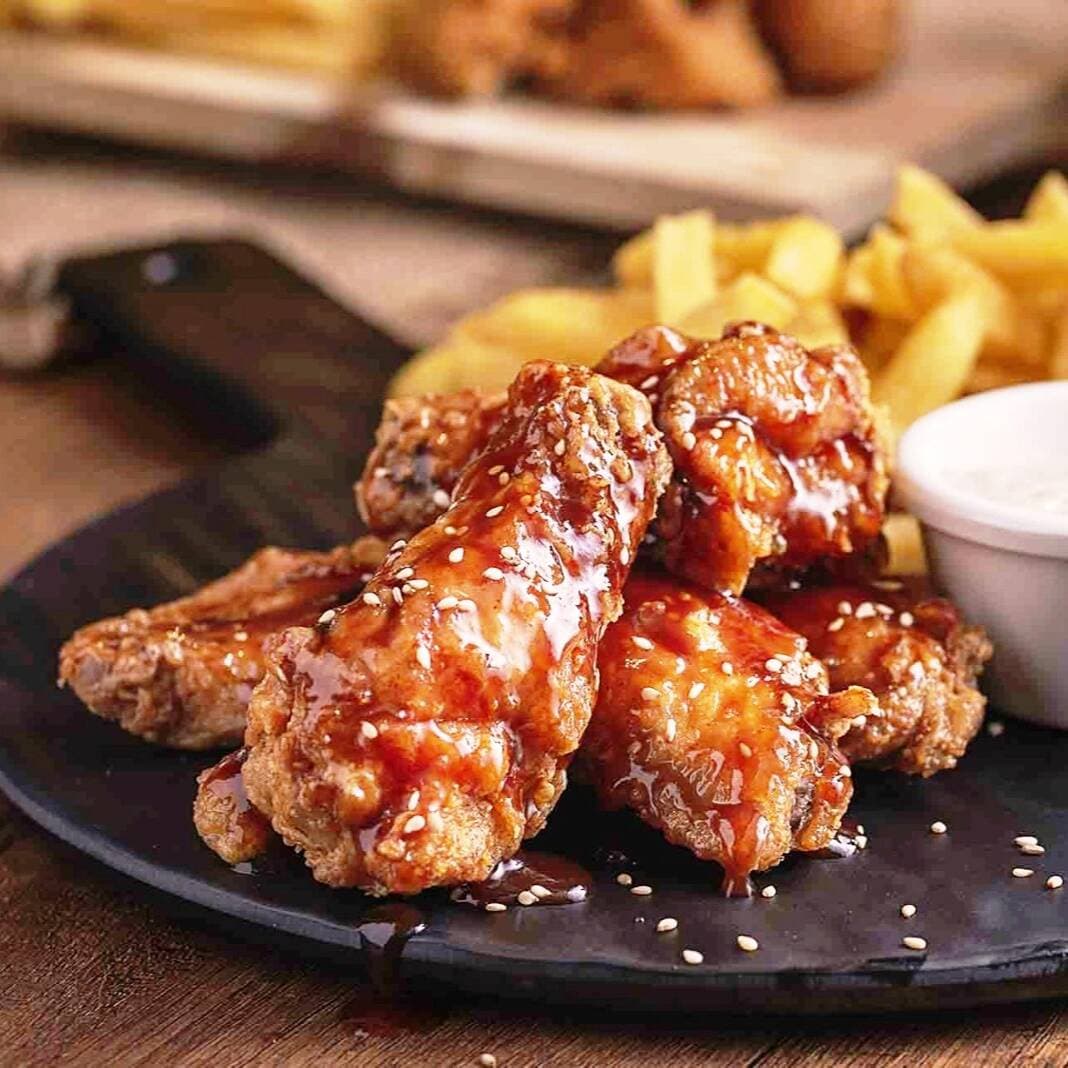 Combo 8 Piezas de Alitas BBQ + Francesa