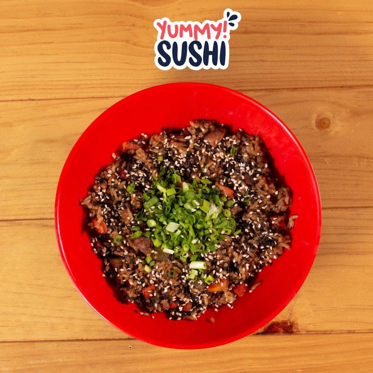 ARROZ YAKIMESHI DE CARNE