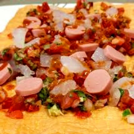 Duro con Salsa Mexicana, Cueritos y Salchicha
