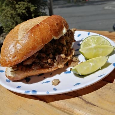 Torta Árabe con Queso + Refresco