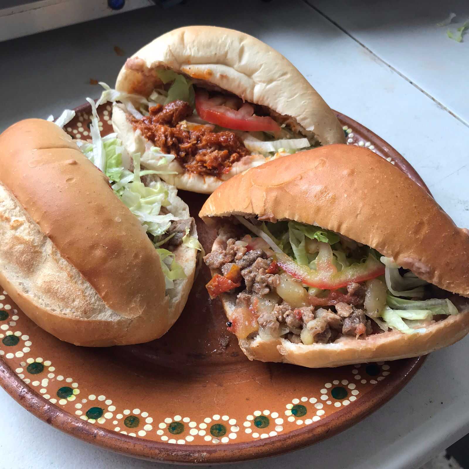 Combo-2 Tortas de Guiso + Refresco