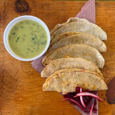 Orden de 5 Tacos de Canasta