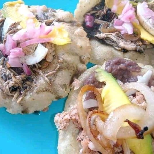 5Panuchos + 3Tostada + 2 Bebidas Nat 500 Ml
