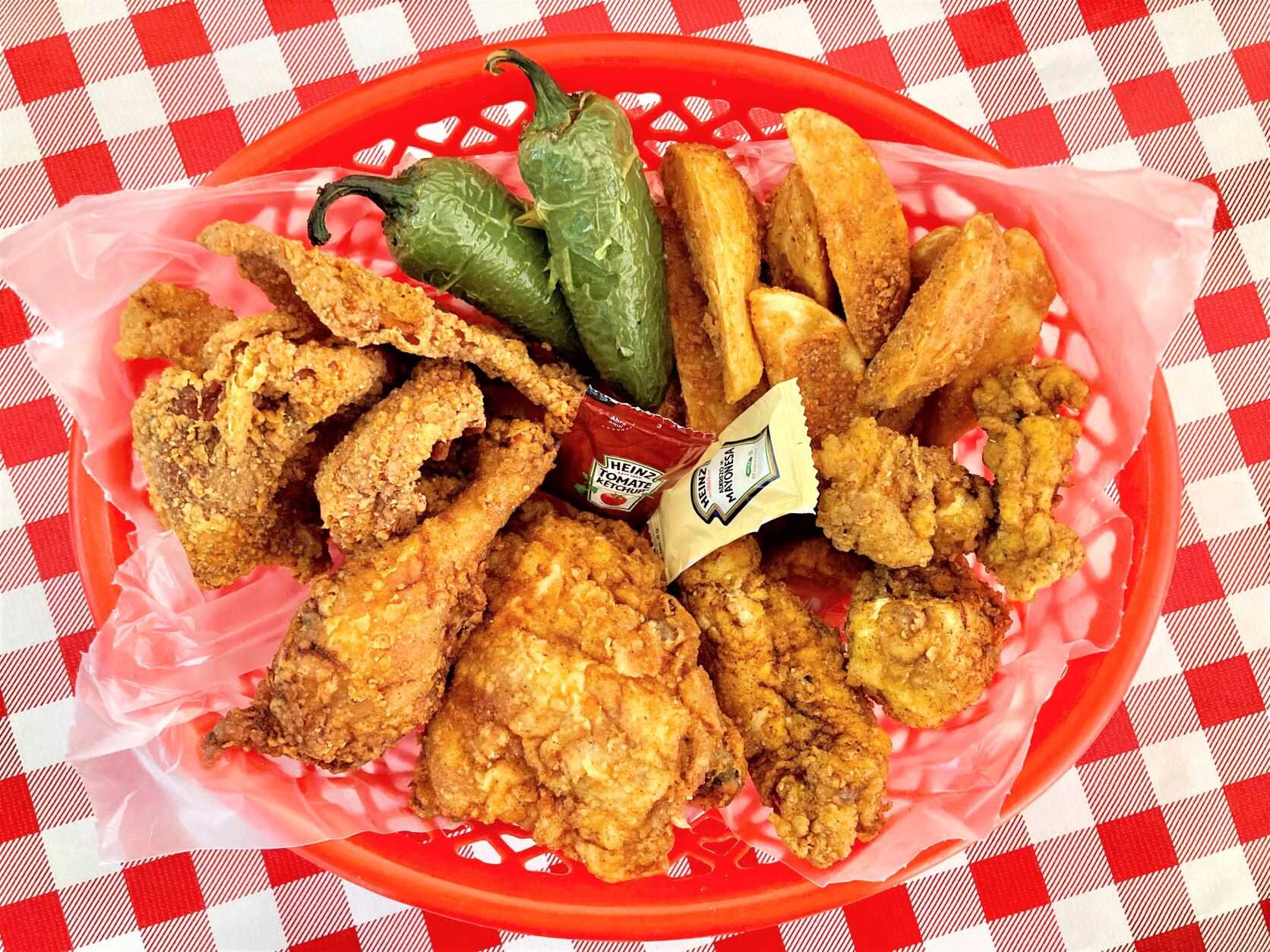 Crují Fried Chicken CFC