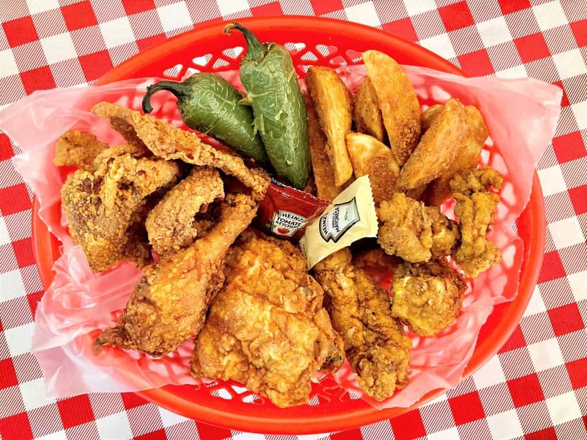 Crují Fried Chicken CFC