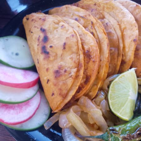 4 Tacos de Barbacoa* 1 Agua de Jamaica 600ml*