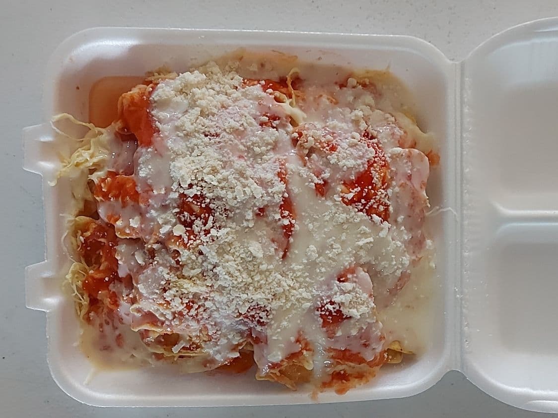 Chilaquiles Rojos de Pollo y Quesillo