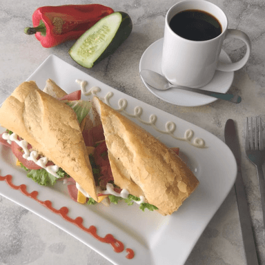 Sándwich 30cm y Bebida a Elegir de 8 oz