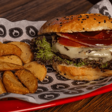 Hamburguesa Barbecue con Papas Gajo