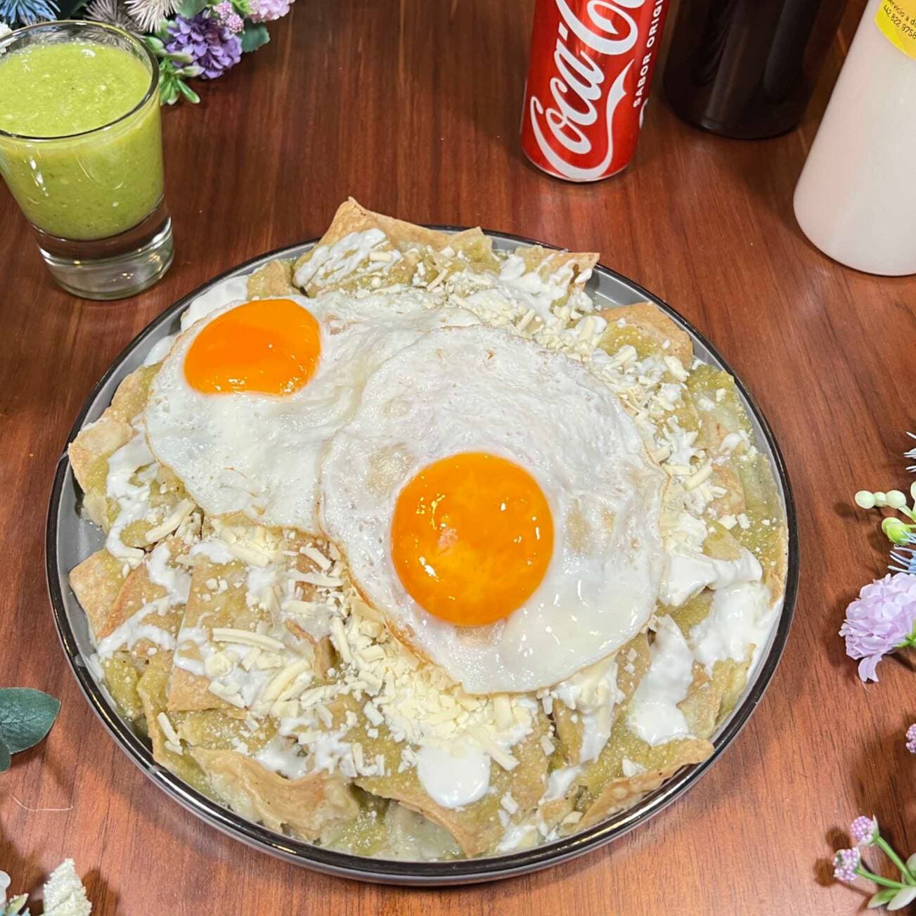 Chilaquiles con Huevo + Jugo o Fruta