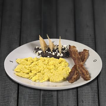 Huevos Revueltos con Tocino