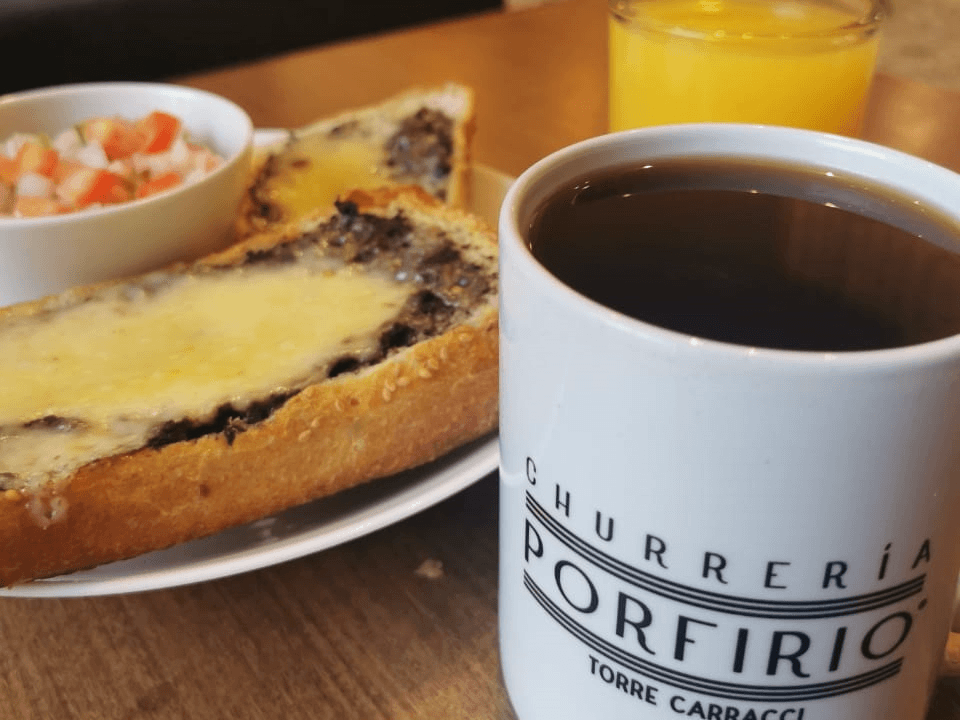 Basics Molletes + Jugo o Café
