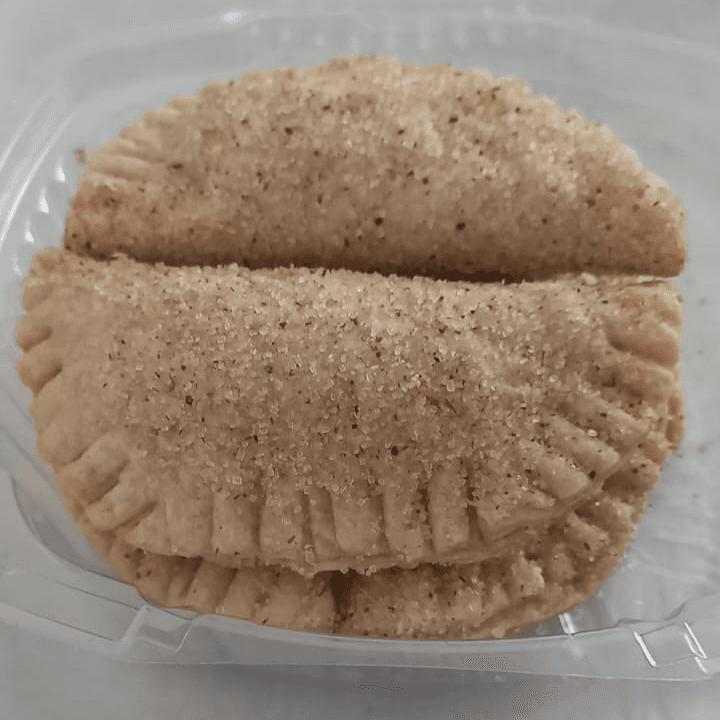 EMPANADAS RELLENAS DE CAJETA Y NUEZ