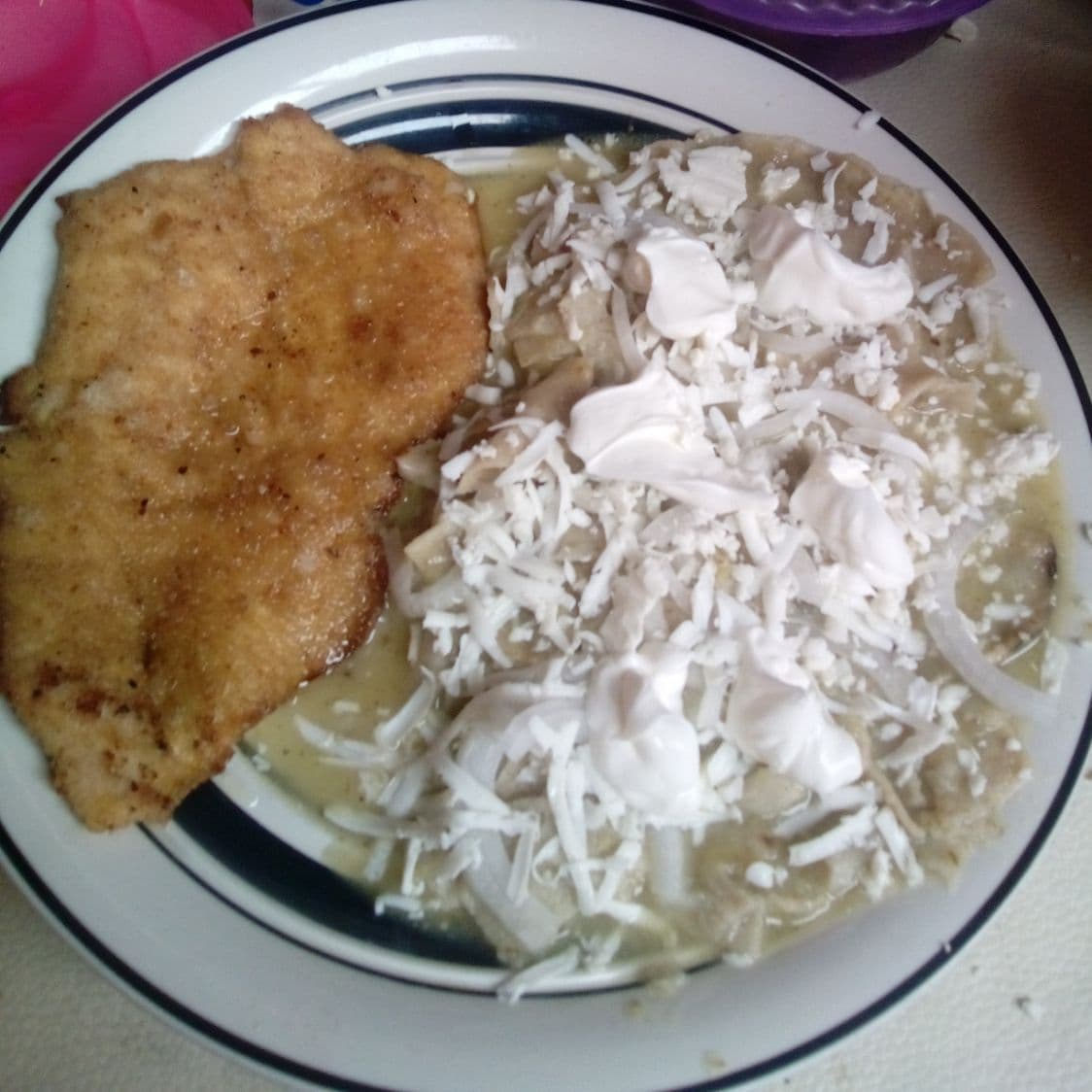 Chilaquiles Verdes con Milanesa de pollo