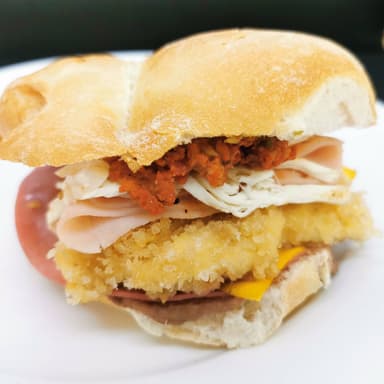Torta de Milanesa con Chorizo