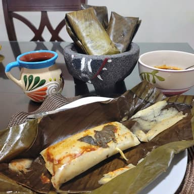 Tamal de Masa con Pollo