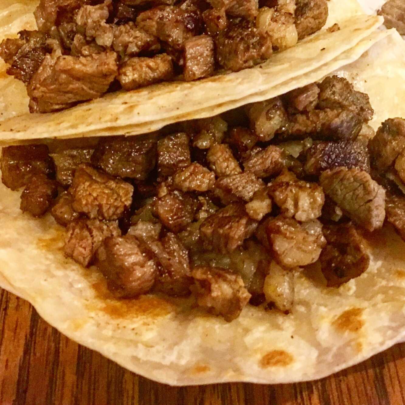 Taco de Asada en Harina