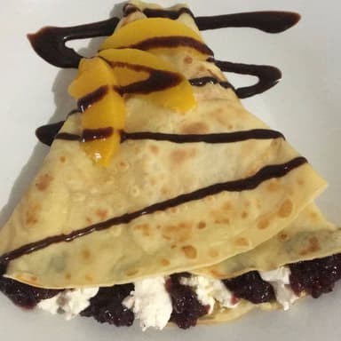 Crepa de mermelada zarzamora y queso crema