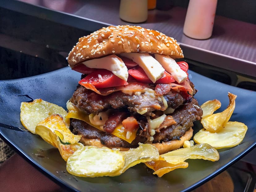 Los Hartos Dogos Burgers