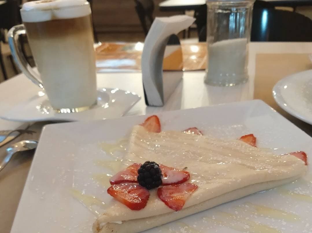 Crepa de Fresas Con Lechera
