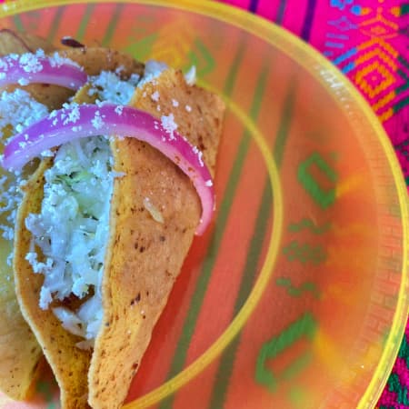 4 TACOS DORADOS CON PAPA + TÉ
