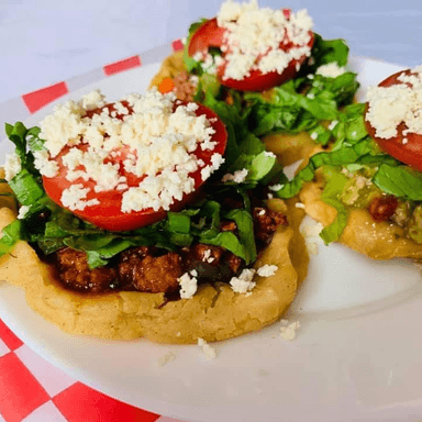 3 Sopes+1 Refresco