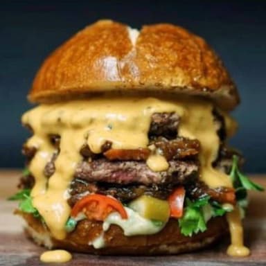 Burger Doble Carne + Papás +1 limonada