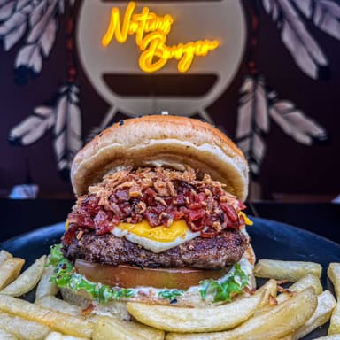 Hamburguesa MOTILONA JR + Papas a la Francesa